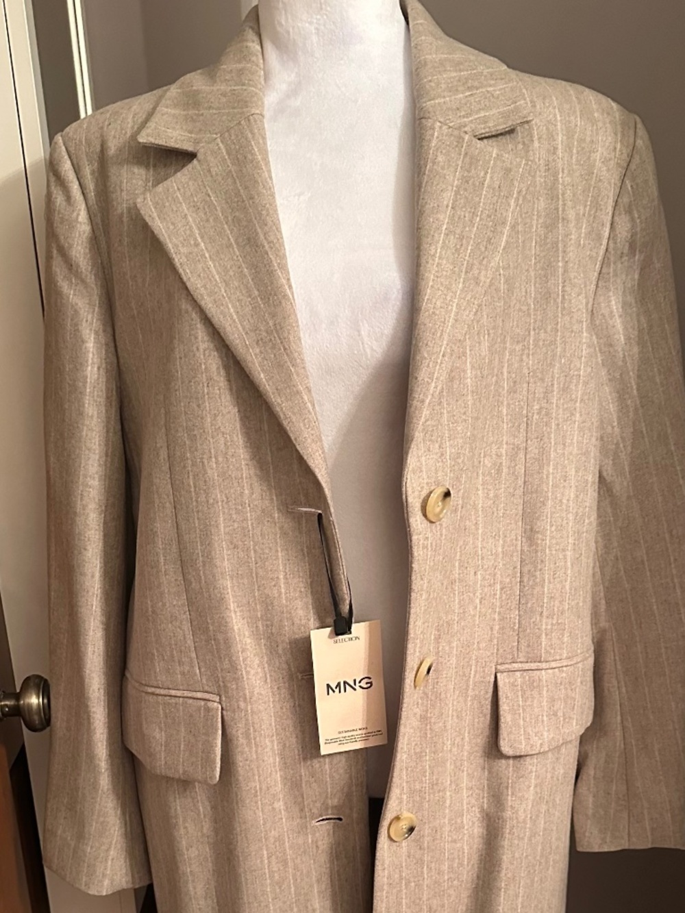Mango cream & tan coat with vertical pinstripes, oversized size M #mango #pinstr